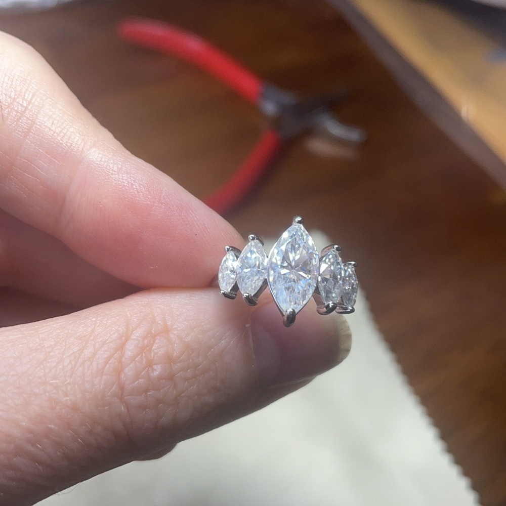 The Countess Ring - 3.6tcw 5 stone Marquise Ring - Picture 4 of 6